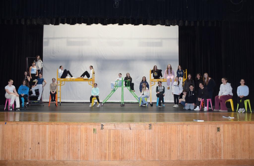 kids on stage acting